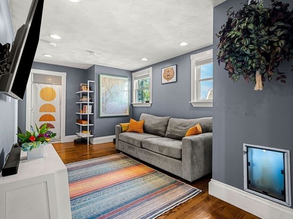 189 Burrill 2, Swampscott MA 01907