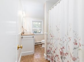 16 Duke St, Swampscott MA 01907