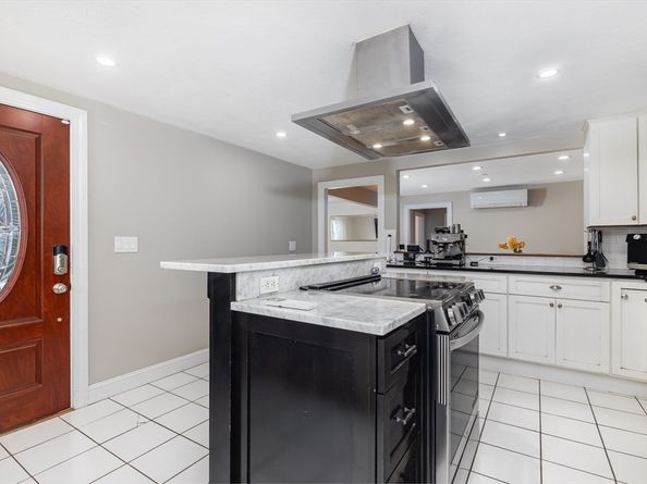 16 Duke St, Swampscott MA 01907