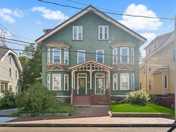 16 Mayfair St