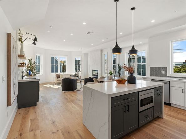 35 Richardson 2, Somerville MA 02145