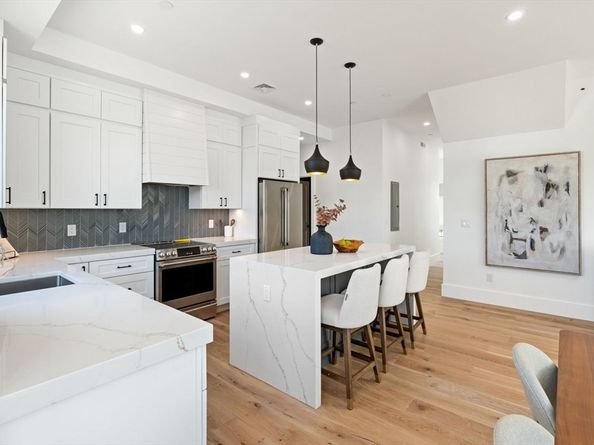 35 Richardson 2, Somerville MA 02145