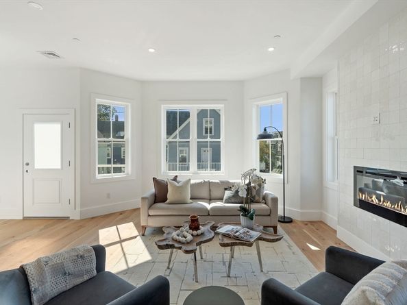 35 Richardson 2, Somerville MA 02145