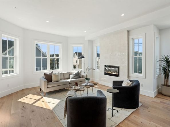 35 Richardson 2, Somerville MA 02145
