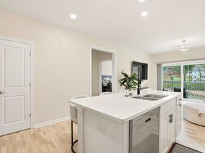 2 Winslow Ln 2302, Grafton MA 01519