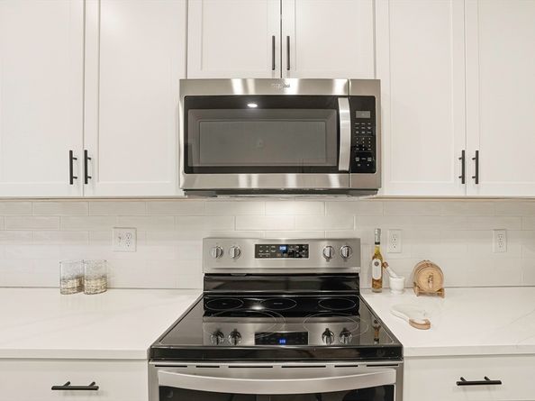 2 Winslow Ln 2302, Grafton MA 01519