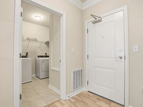 2 Winslow Ln 2302, Grafton MA 01519