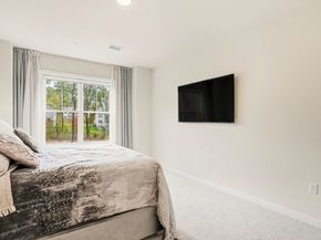2 Winslow Ln 2302, Grafton MA 01519