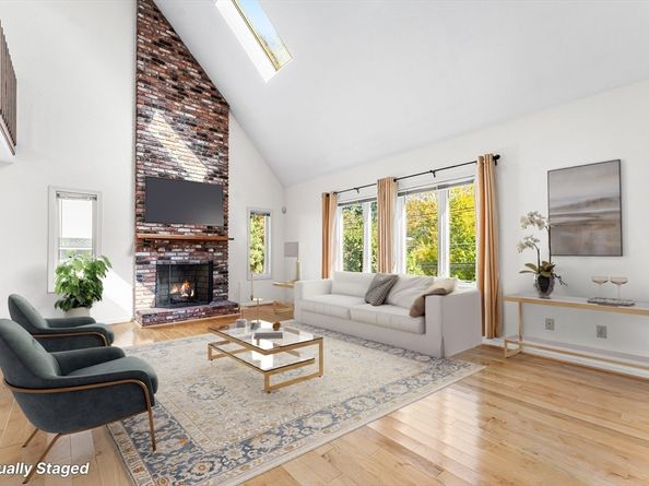 281 Whitney St, Northborough MA 01532