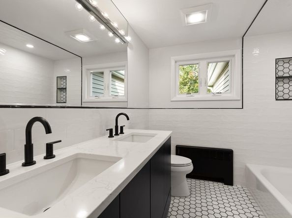 19 Selwyn, Newton MA 02461