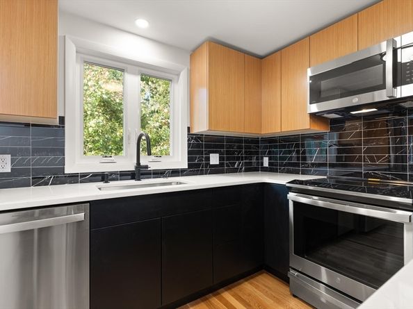 19 Selwyn, Newton MA 02461