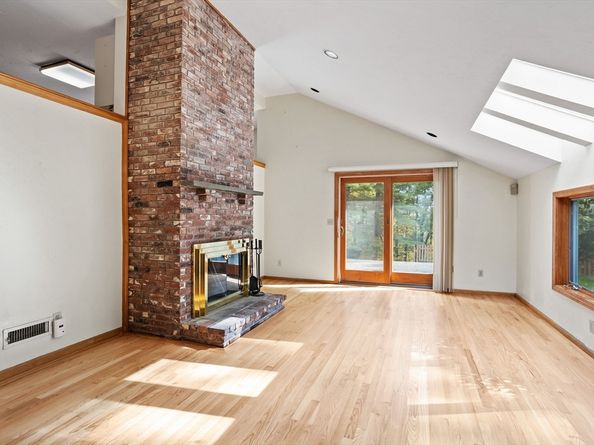 3 Leo Chasse Way, Framingham MA 01701