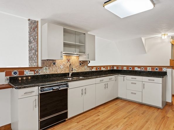 3 Leo Chasse Way, Framingham MA 01701
