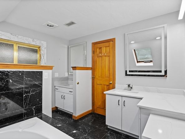 3 Leo Chasse Way, Framingham MA 01701