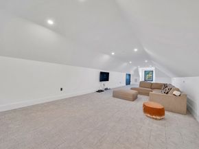 19 Bridle Spur Ln, Danvers MA 01923