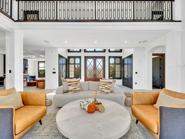 19 Bridle Spur Ln, Danvers MA 01923