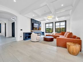 19 Bridle Spur Ln, Danvers MA 01923