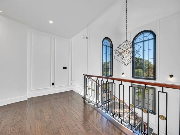 19 Bridle Spur Ln, Danvers MA 01923