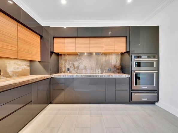 19 Bridle Spur Ln, Danvers MA 01923