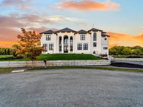 19 Bridle Spur Ln, Danvers MA 01923