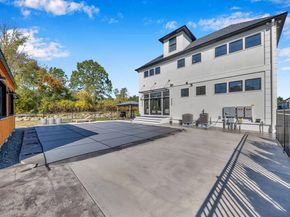 19 Bridle Spur Ln, Danvers MA 01923