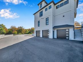 19 Bridle Spur Ln, Danvers MA 01923
