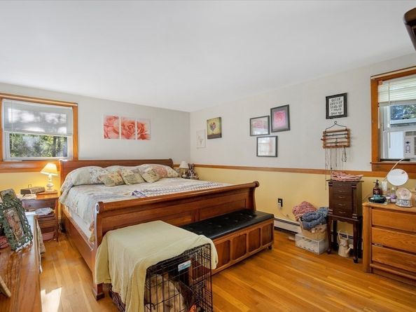 122 High St, Carver MA 02330
