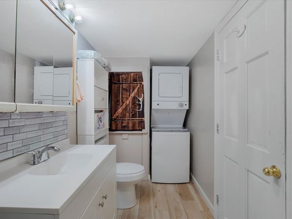 122 High St, Carver MA 02330