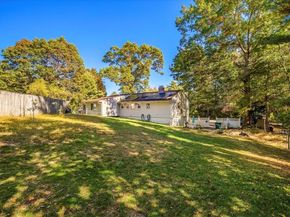 122 High St, Carver MA 02330