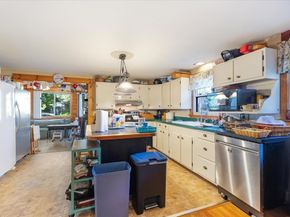 122 High St, Carver MA 02330