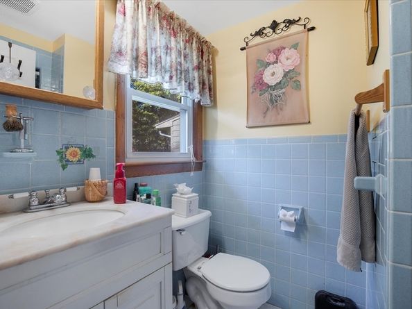 122 High St, Carver MA 02330
