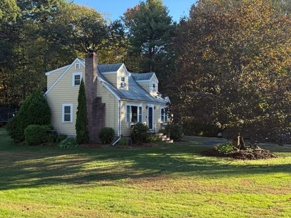 4 Cleveland St, Norfolk MA 02056