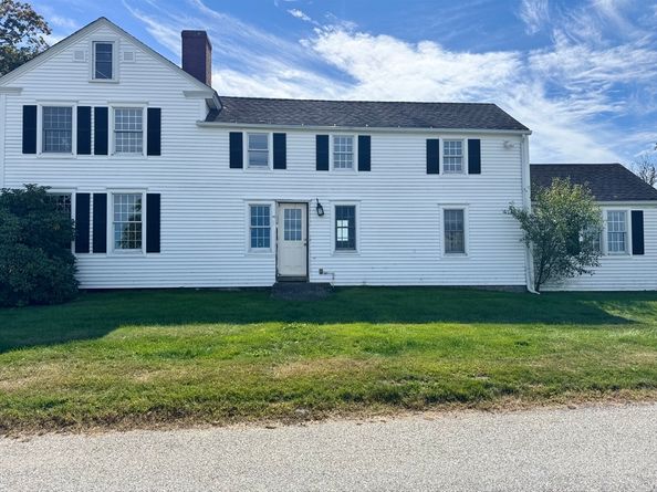 73 Potter Hill Rd, Grafton MA 01519