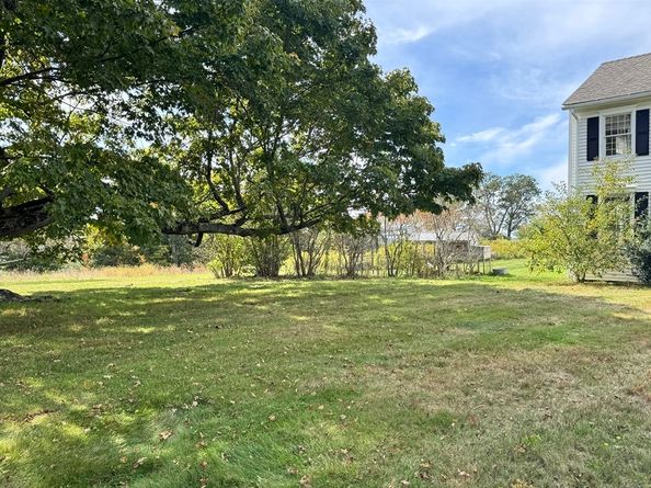 73 Potter Hill Rd, Grafton MA 01519