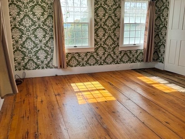 73 Potter Hill Rd, Grafton MA 01519