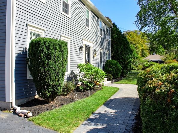 2 Applewood Circle, Shrewsbury MA 01545