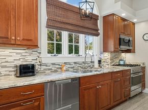 667 Grove St, Worcester MA 01605