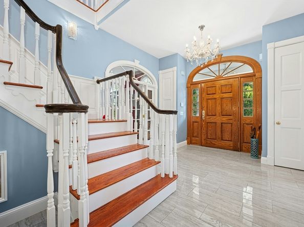 667 Grove St, Worcester MA 01605