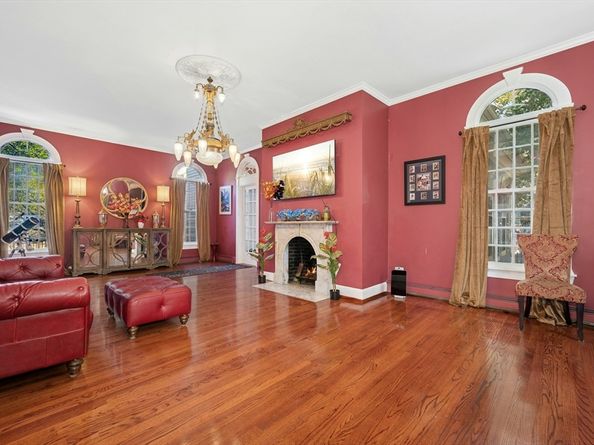 667 Grove St, Worcester MA 01605