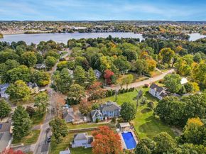 667 Grove St, Worcester MA 01605