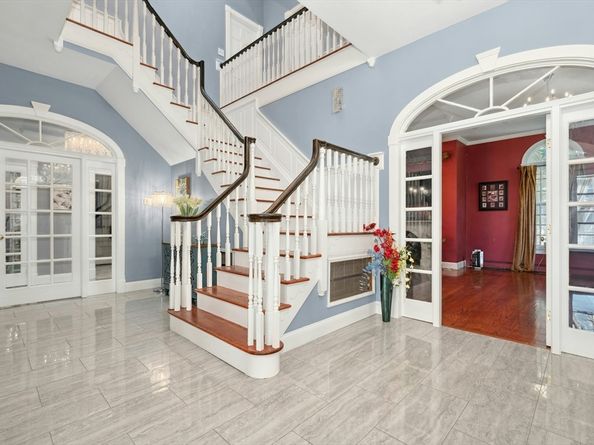 667 Grove St, Worcester MA 01605
