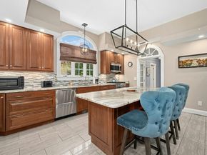 667 Grove St, Worcester MA 01605