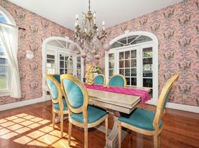 667 Grove St, Worcester MA 01605