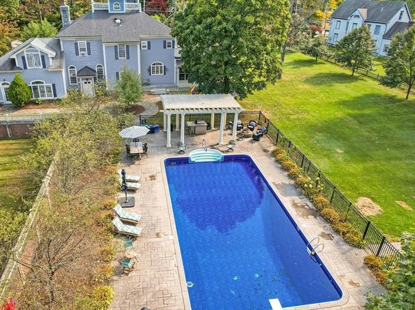 667 Grove St, Worcester MA 01605