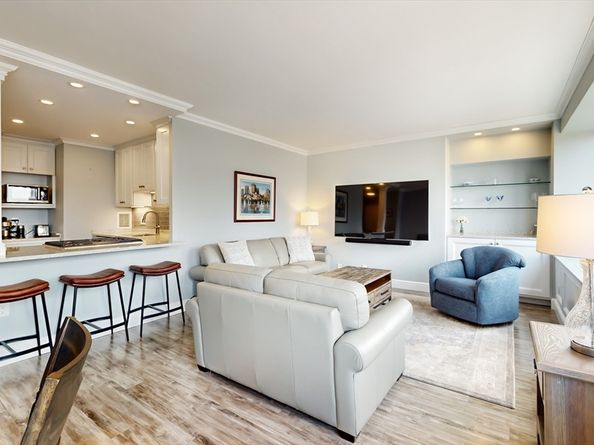 65 E India Row 24H, Boston MA 02110