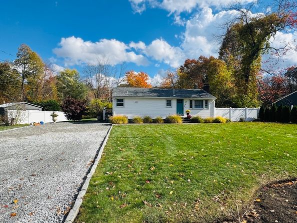 27 Fitchburg St, Marlborough MA 01752