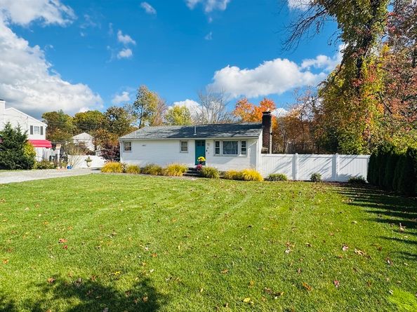27 Fitchburg St, Marlborough MA 01752