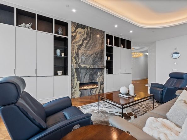 1 Dalton St 2703, Boston MA 02116