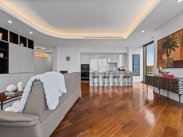 1 Dalton St 2703, Boston MA 02116