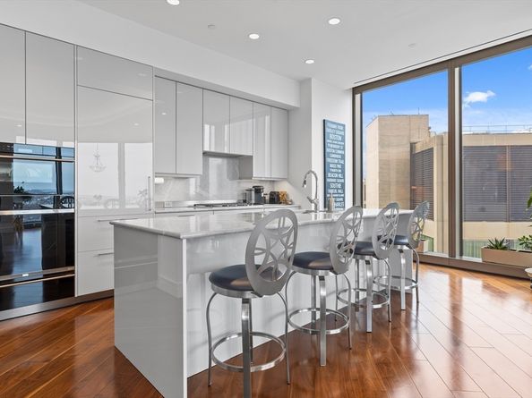 1 Dalton St 2703, Boston MA 02116